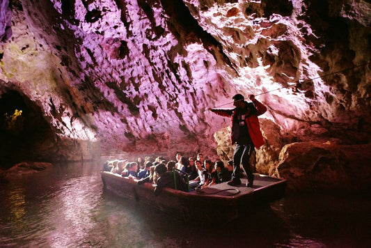 Riaprono il 14 febbraio le Grotte dell'Angelo, una romantica gita in barca su un fiume sotterraneo ti aspetta!
